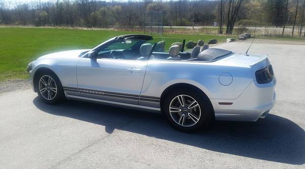 Ford Mustang Convertible for sale in milwaukee, WI