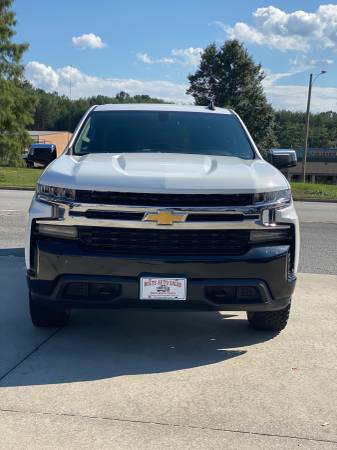 19 Chevy Silverado 1500 LT 4x4 one owner clean southern title truck for sale in Easley, SC – photo 2