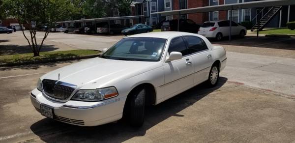 2003 Lincoln Town Car for sale in Haltom City, TX