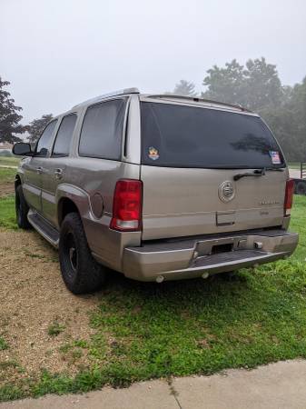 2002 cadillac escalade for sale in Fall River, WI – photo 2