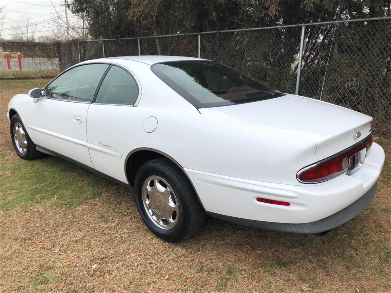 1997 Buick Riviera for sale in Milford City, CT – photo 4