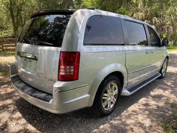 2009 Chrysler Town & Country Limited for sale in Punta Gorda, FL – photo 14