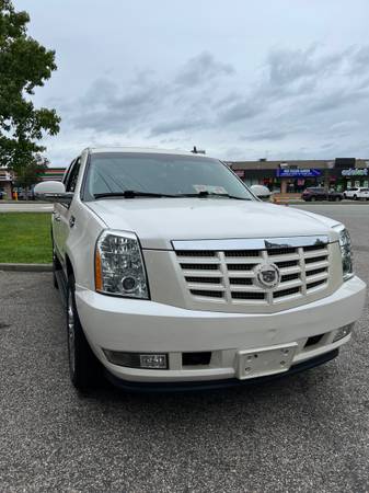 2009 Cadillac Escalade - - by dealer - vehicle for sale in Hauppauge, NY – photo 3