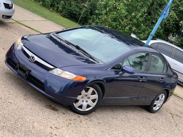 2008 HONDA CIVIC LX SEDAN AUTO CLEAN CARFAX!!! for sale in Cleveland, OH