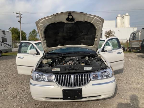 1998 Lincoln Town Car - cars & trucks - by owner - vehicle... for sale in St. Charles, MO – photo 8