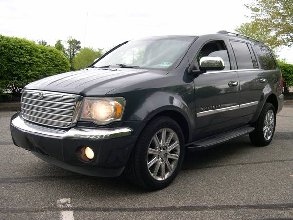 2007 Chrysler Aspen Limited 4WD 5 7 Liter HEMI Well Maintained DVD for sale in Toms River, PA