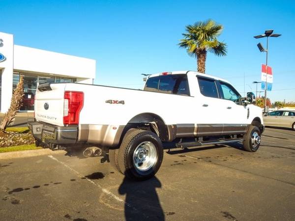 2018 Ford Super Duty F-350 DRW Diesel 4x4 4WD F350 Truck LARIAT Crew for sale in Woodburn, OR – photo 3