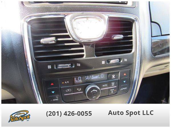 2011 Chrysler Town Country Touring Minivan 4D EZ-FINANCING! for sale in Garfield, NJ – photo 15