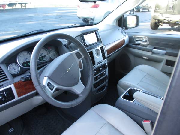 2008 CHRYSLER TOWN AND COUNTRY TOURING for sale in Clayton, NC – photo 11