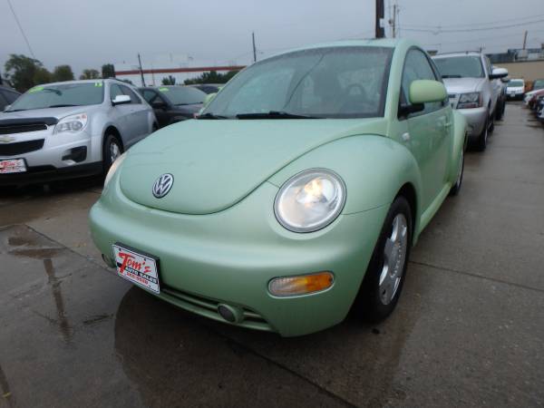 2000 Volkswagen New Beetle Green for sale in Des Moines, IA – photo 6