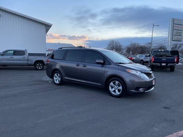 2011 Toyota Sienna LE - - by dealer - vehicle for sale in Wenatchee, WA – photo 10