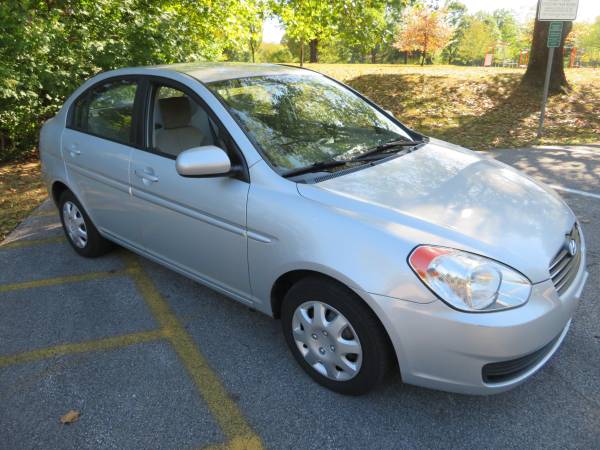 2010 Hyundai Accent for sale in Bloomington, IN – photo 5