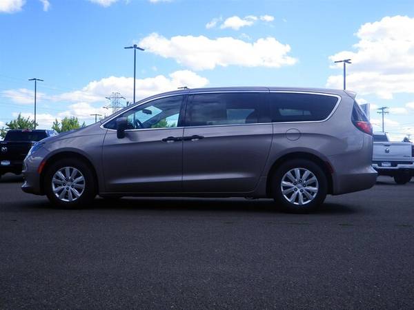 2018 Chrysler Pacifica L for sale in McMinnville, OR – photo 5