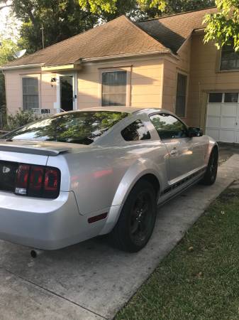 2007 V6 Mustang - Pony Package - Manual for sale in Elsa, TX – photo 4