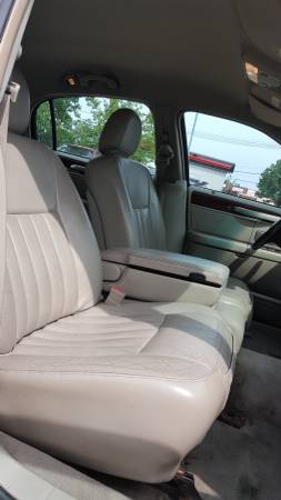 2003 LINCOLN TOWN CAR SIGNATURE AUTO LOADED LEATHER!! for sale in Cleveland, OH – photo 22