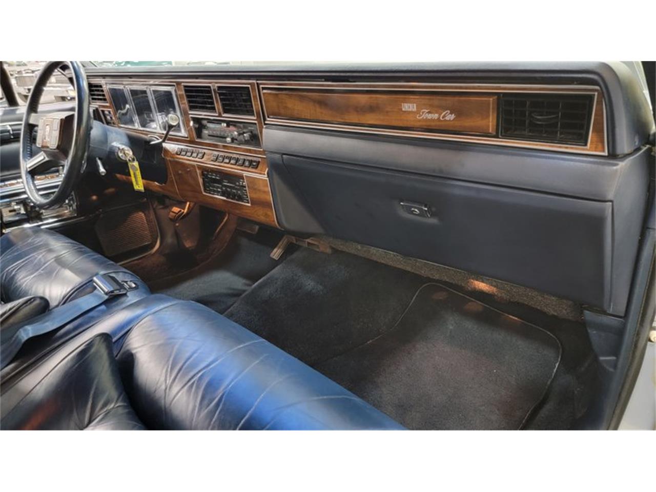 1989 Lincoln Town Car for sale in Mankato, MN – photo 50