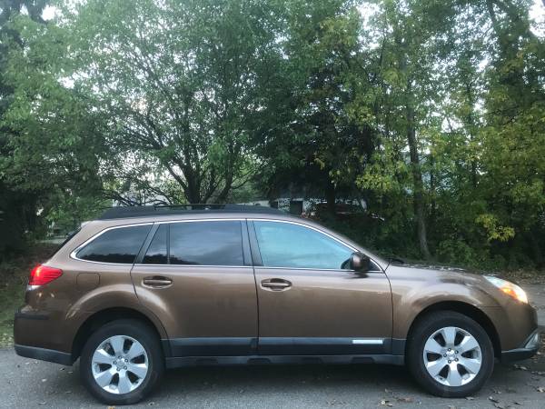 2011 SUBARU OUTBACK 2.5 PREMIUM BLUETOOTH AWD VERY CLEAN! for sale in Minneapolis, MN – photo 3