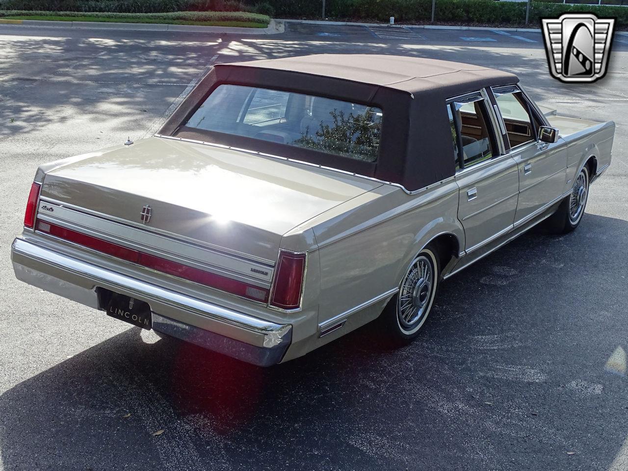 1988 Lincoln Town Car for sale in O'Fallon, IL – photo 42