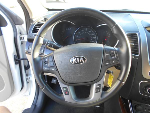 2014 Kia Sorento LX 2WD - - by dealer - vehicle for sale in Tyler, TX – photo 10