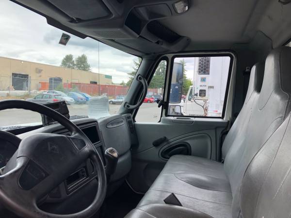 2005 International 4400 Reefer Refrigerated Truck for sale in Kent, WA – photo 6