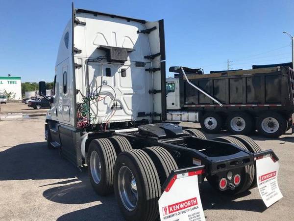 2014 Freightliner Cascadia Evolution SLEEPER - cars & trucks - by... for sale in Fl. Lauderdale, NY – photo 6