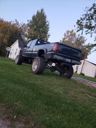 2005 lifted duramax for sale in Eau Claire, MI – photo 5