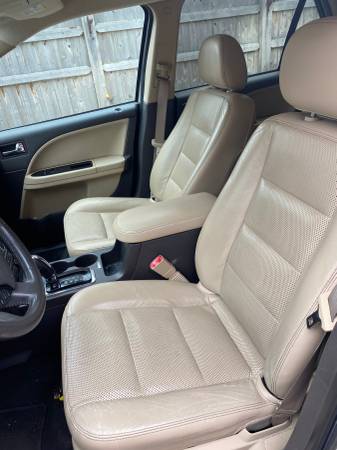 2009 Ford Taurus X Crossover SUV with Three Rows of Seating - cars &... for sale in Burbank, IL – photo 7