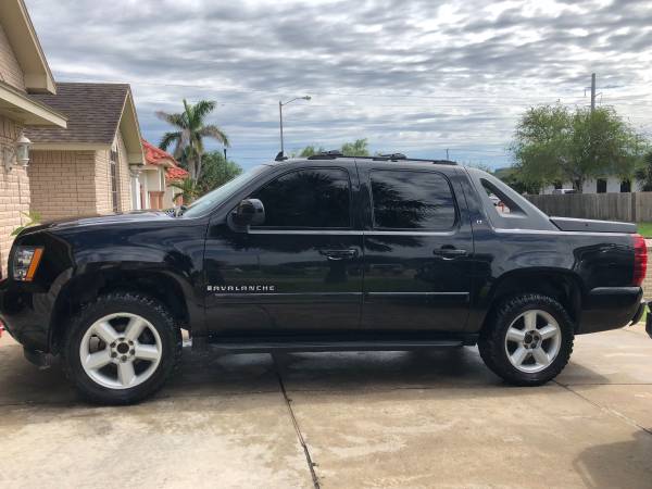 2007 Chevy Avalanche LT for sale in Brownsville, TX – photo 2