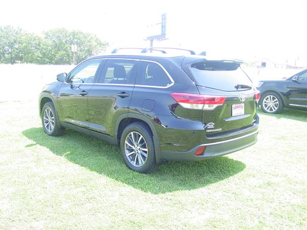 2019 TOYOTA HIGHLANDER XLE AWD, - cars & trucks - by dealer -... for sale in Mounds, OK – photo 5