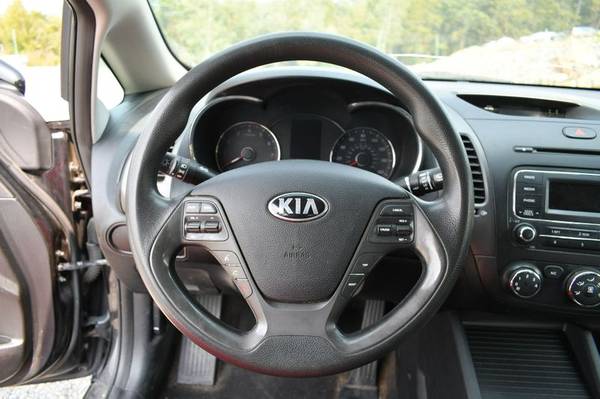 2015 *Kia* *Forte* *LX* - cars & trucks - by dealer - vehicle... for sale in Naugatuck, CT – photo 13