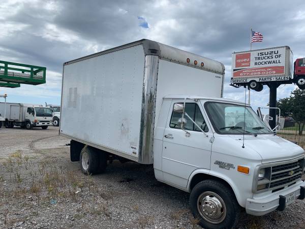1994 box truck . Runs excellent. 16ft box truck for sale in Euless, TX