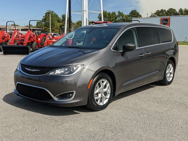2017 Chrysler Pacifica Touring Plus FWD for sale in Clinton, NC – photo 6