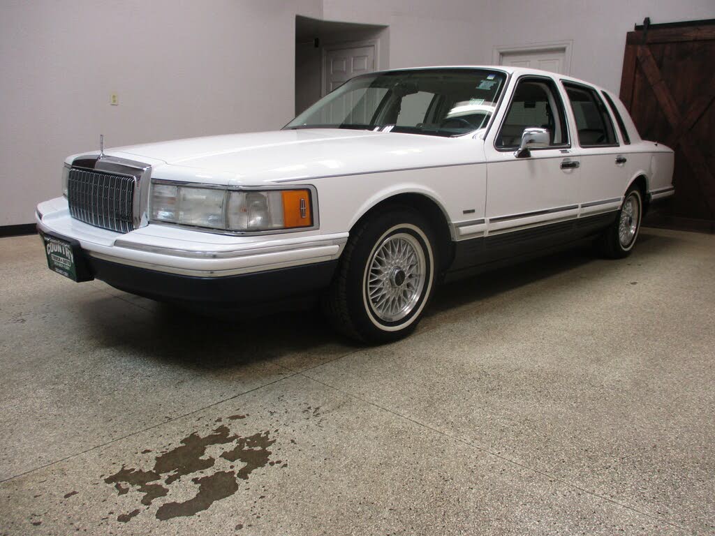 1994 Lincoln Town Car Signature for sale in Fort Lupton, CO – photo 3