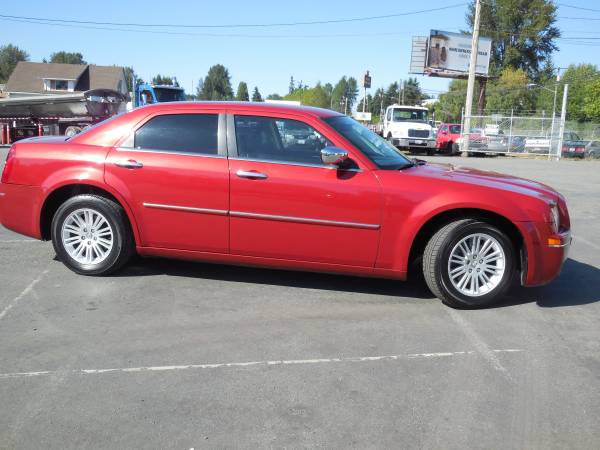 2010 CHRYSLER 300 TOURING SUPER CLEAN -LOW MILES -NO ACCIDENTS -... for sale in Woodinville, WA – photo 4