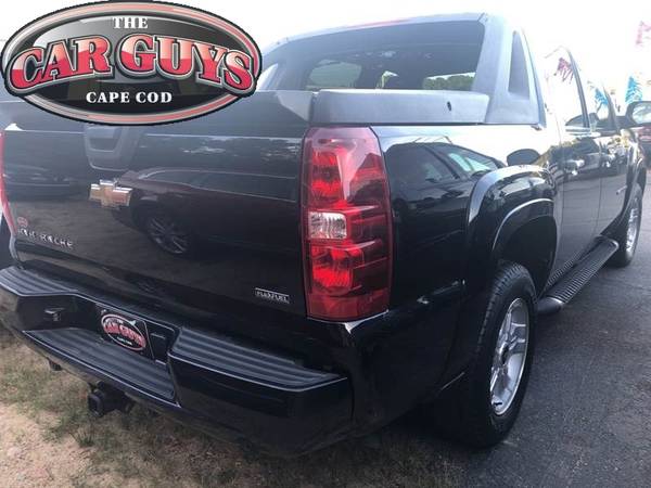 2008 Chevrolet Avalanche LTZ 4x4 4dr Crew Cab SB < for sale in Hyannis, MA – photo 7