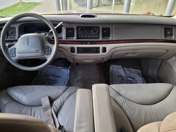 1997 LINCOLN TOWN CAR - - by dealer - vehicle for sale in MILWAUKEE WI 53209, WI – photo 17