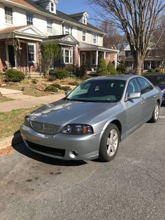 Like new Lincoln LS for sale in reading, PA