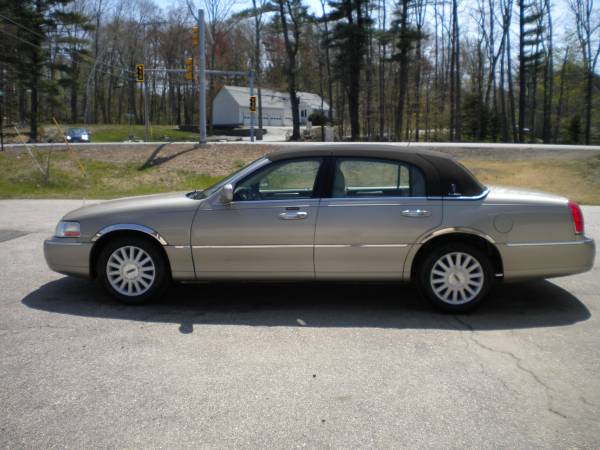 Lincoln Town Car Signature Luxury Sedan 97K miles 1 Year Warranty for sale in Hampstead, NH – photo 8