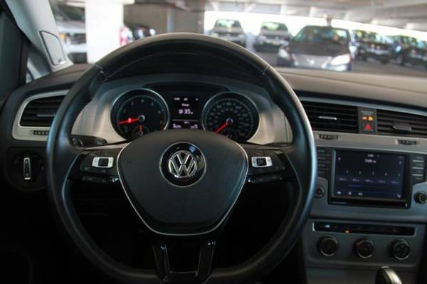 2017 VW Volkswagen Golf SportWagen SE coupe Gray for sale in Austin, TX – photo 22