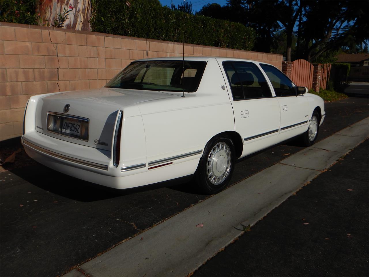 1997 Cadillac Sedan DeVille for sale in Woodland Hills, CA – photo 18