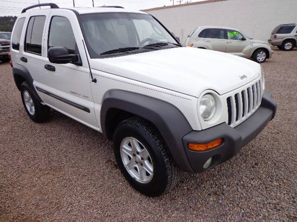 2002 JEEP LIBERTY SPORT 4X4 LOW MILEAGE RELIABLE V6 SUNROOF - cars & for sale in Pinetop, AZ – photo 3
