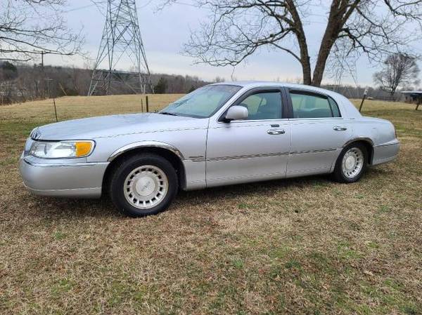 2000 Lincoln Town Car - - by dealer - vehicle for sale in Salisbury, NC – photo 20