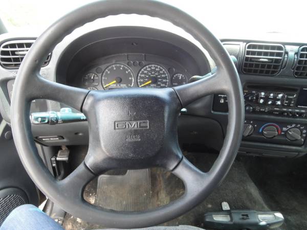 2001 GMC SONOMA EXT CAB PICKUP GETTIN HARD TO FIND! for sale in Gridley, CA – photo 6