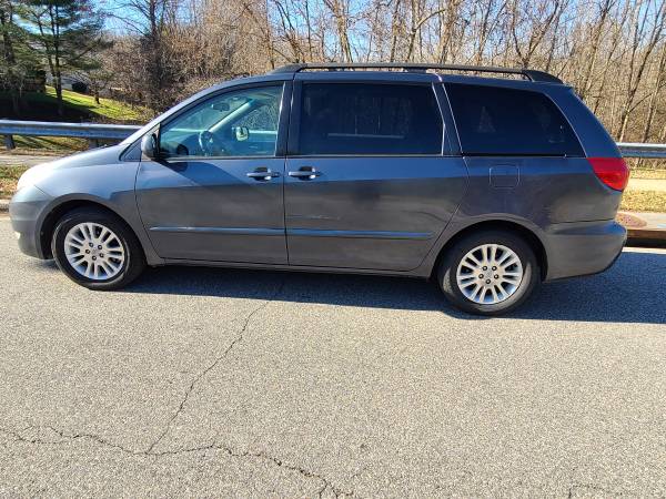 2009 Toyota Sienna XLE for sale in Bowie, District Of Columbia – photo 15
