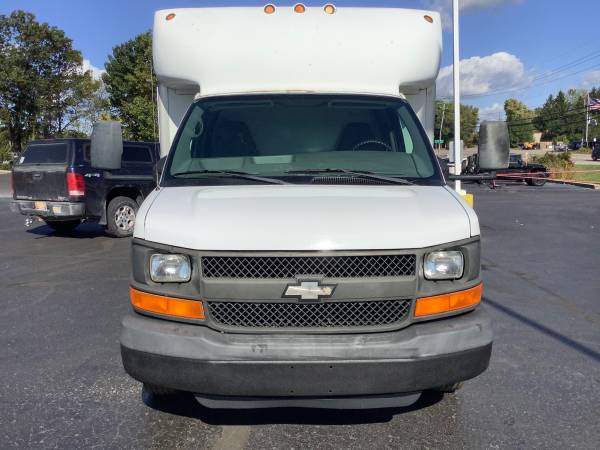 Clean Carfax! 2006 Chevy Express G3500! Cutaway Box Van! - cars &... for sale in Ortonville, MI – photo 8