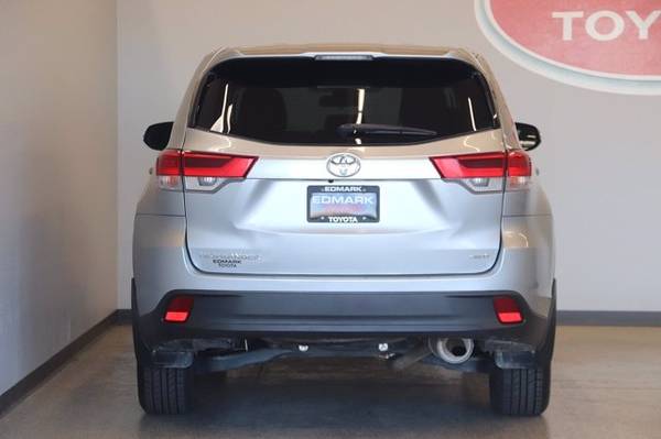 2019 Toyota Highlander LE hatchback Silver - cars & trucks - by... for sale in Nampa, ID – photo 5