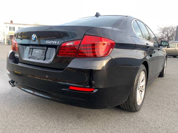 2015 BMW 528xi AWD - - by dealer - vehicle automotive for sale in Malden, MA – photo 10