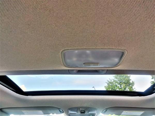 ONE OWNER! SUNROOF! LOW MILES! 2018 HYUNDAI ELANTRA SEL-MANUFACTURER... for sale in Cedar Rapids, IA – photo 18