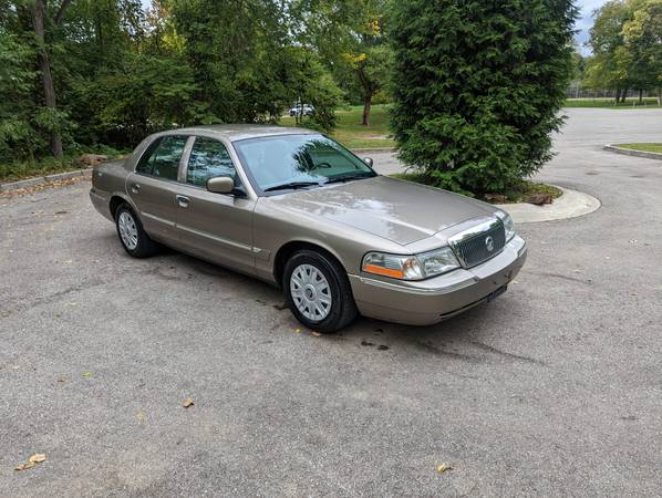 Low 100k Miles 2004 Mercury Grand Marquis GS CLEAN - cars & for sale in Columbus, OH – photo 2