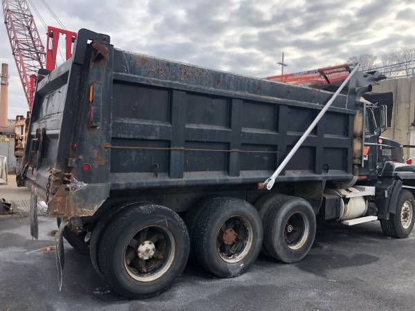 1996 Mack CL 713 Tri-axle Dump truck for sale in STATEN ISLAND, NY – photo 12